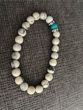 Turquoise Accent White Howlite Beaded Stretch Bracelet